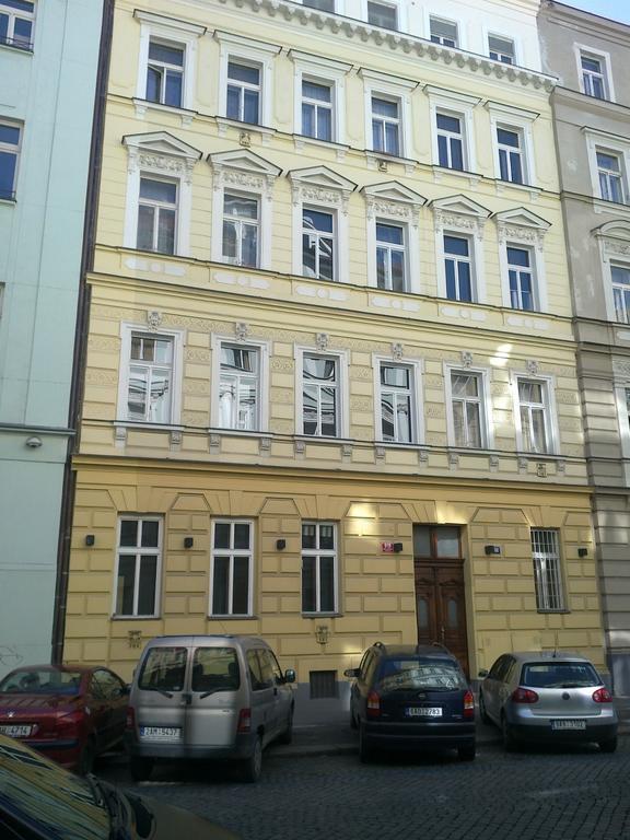 Apartment Slezska 58 Praha Ruang foto
